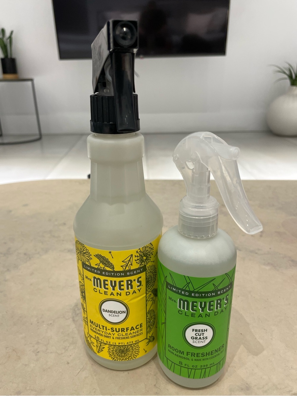 Meyers Dandeleloin Multi-Surface Cleaner & Fresh Cut Grass Room Freshener